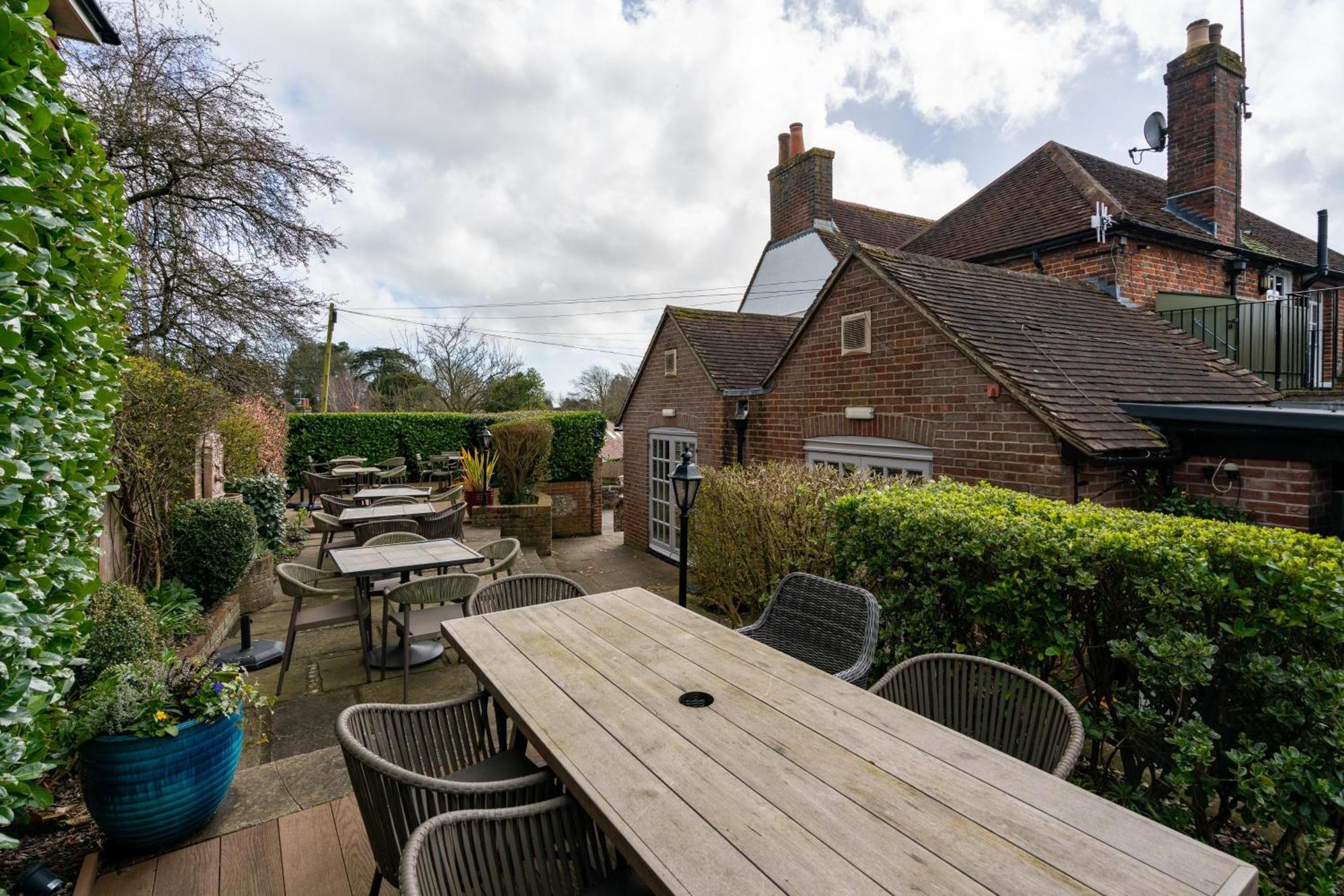 The Royal Oak Inn Chichester Exterior photo